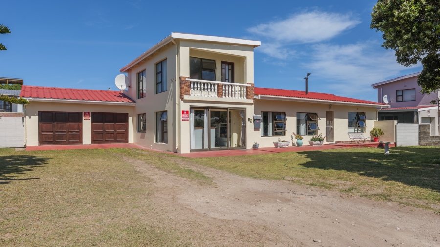 5 Bedroom Property for Sale in Struisbaai Western Cape